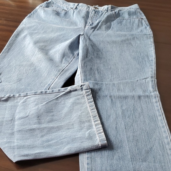 Straight Leg jeans - Picture 2 of 3